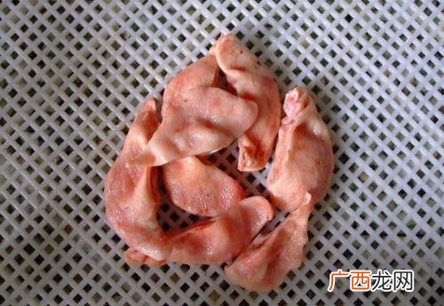 鸡冠子有毒吗能吃吗,猪身上鸡冠子油里的淋巴能吃吗？