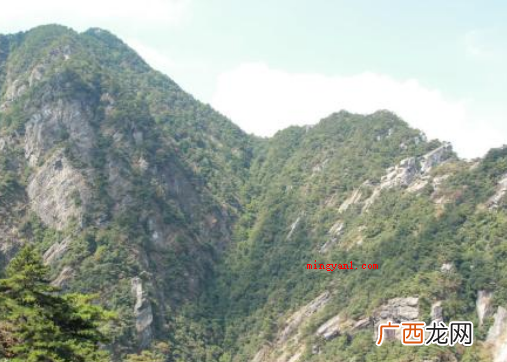 简略回应崇山峻岭:一般用于描述山峰又高又大而险峻,源自晋王羲 崇山峻岭是什么意思