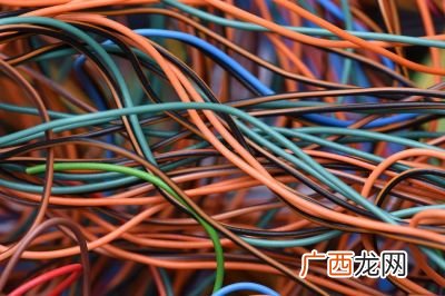 鞭炮的引线叫什么,鞭炮的地方叫法？