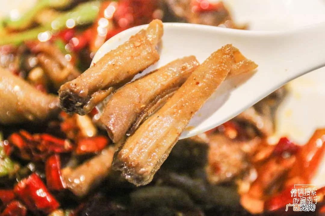 鸭杂吃了有什么好处,鸭血是不是鸭杂？