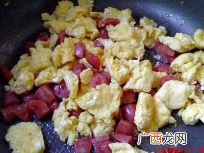 火腿肠适合炒什么菜