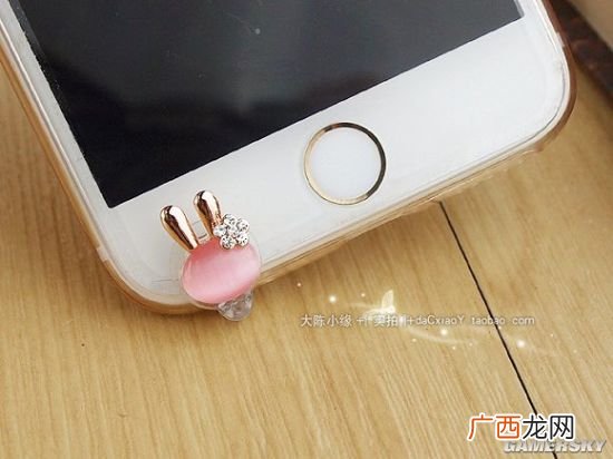 手机用耳机防尘塞好么,手机耳机孔里灰很多，怎么清理一下？
