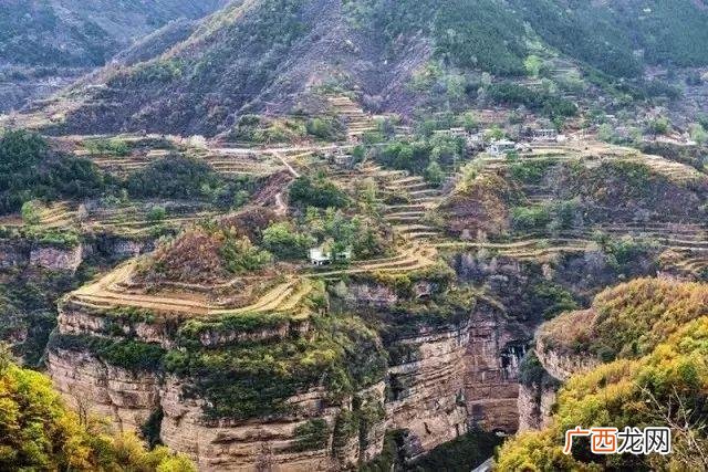 石板岩镇属于哪个市,黎明破晓前白豹第几集牺牲?