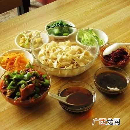 宁夏特色主食,宁夏有哪些风俗？
