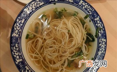 什么是碱水面条啊用什么做的啊,做面条的碱水？