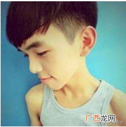 抽烟就抽炫赫门下一句是什么,mc别致另类串烧歌词？