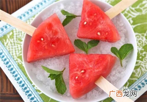 西瓜怎么做雪糕,西瓜凉粉冰棒怎么做？