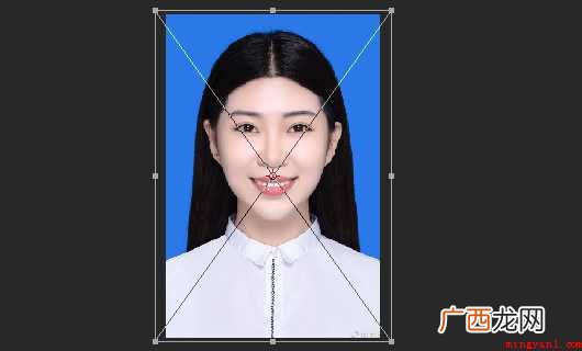 2寸照片电子版怎么弄