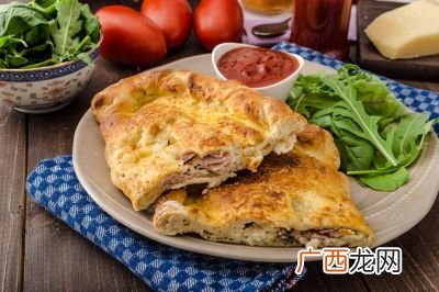 牛肉罩饼的做法,牛肉罩饼的汤怎么做的?就是汤的配料，放什么香料。放什么东西。希望大神赐教？
