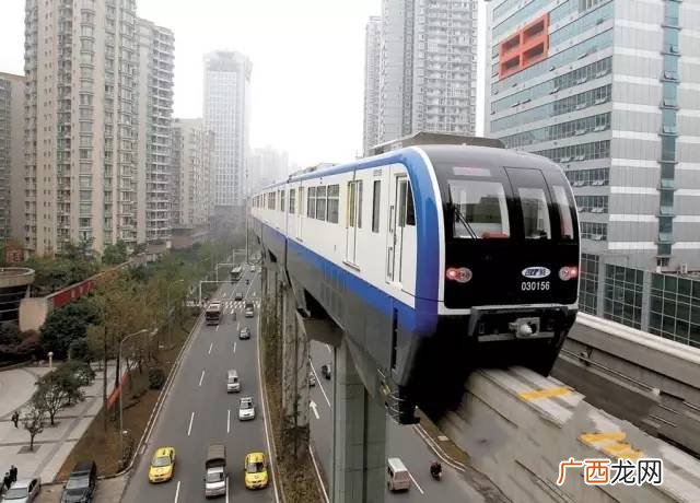 怎么坐轻轨,地铁怎么坐。全部过程？