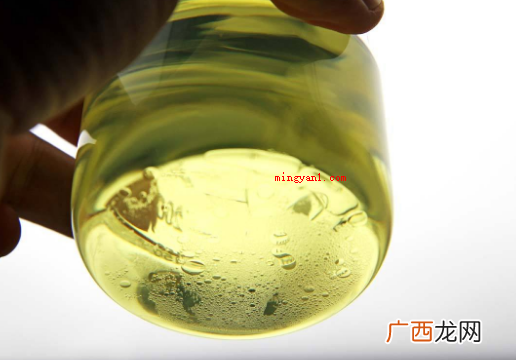 手被502胶水粘住处理的小窍门 手被502胶水粘住了怎么办