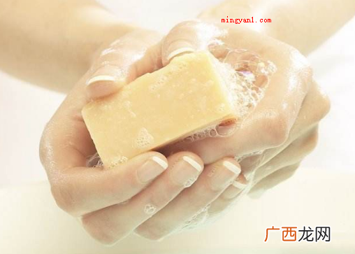 手被502胶水粘住处理的小窍门 手被502胶水粘住了怎么办