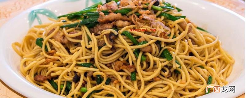 碱面是一种食用纯碱,通常被别名为小苏打,主要成分是碳酸钾 碱面是什么东西