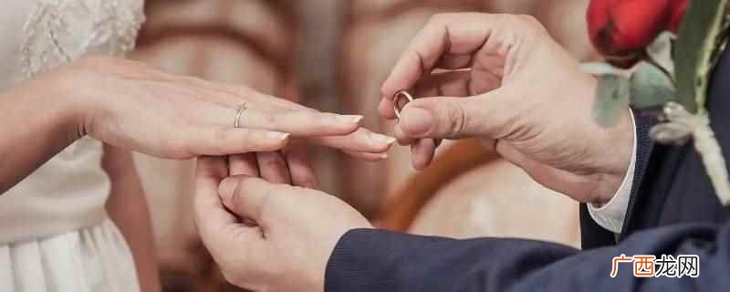 弟弟订婚姐夫不去可以,如果是有急事,不能到场,给弟弟提前说明 弟弟订婚姐夫不去可以吗