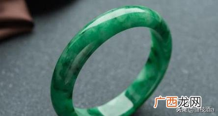 翡翠鉴定方法,翡翠鉴别最简单最直接的方法？