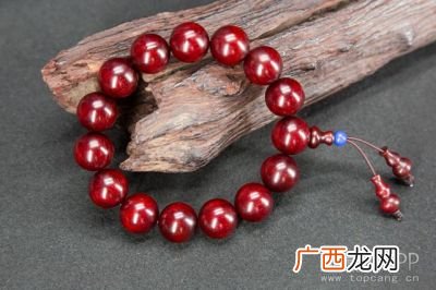 小叶紫檀手串的正确盘玩方法,小叶紫檀108颗手串怎么盘?