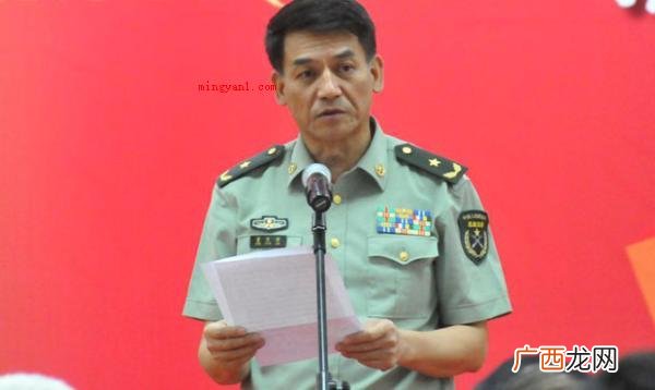 7式军装的官职肩章在维持原来图案设计不会改变的根基上 少将是什么级别的干部?