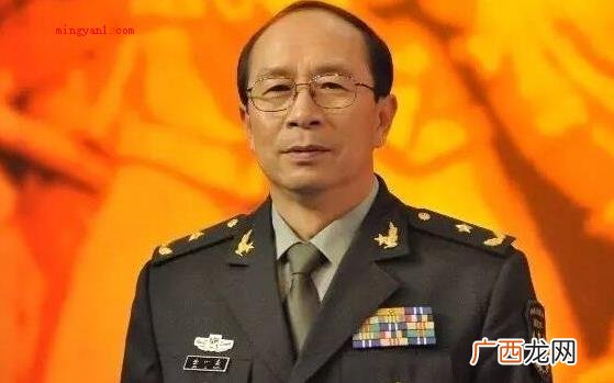 7式军装的官职肩章在维持原来图案设计不会改变的根基上 少将是什么级别的干部?