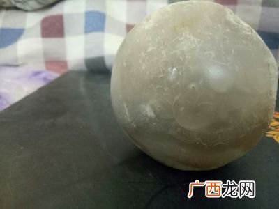 石英岩玉是什么玉值钱吗,石英岩玉手镯为什么这么便宜？