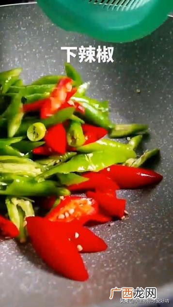 尖椒炒牛肉怎么做,辣椒炒牛肉怎么做？