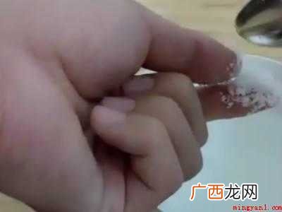 ab滴胶弄到手上怎么办