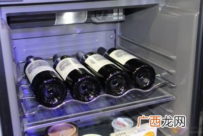 红酒可以放冰箱里冷冻吗,红酒能放冷藏吗？