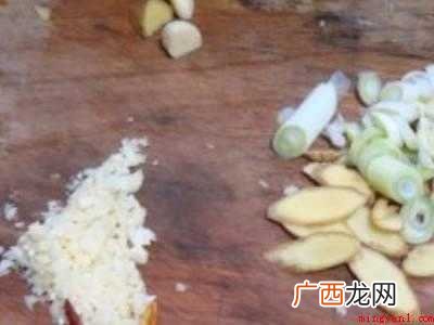 酱爆比脐做法