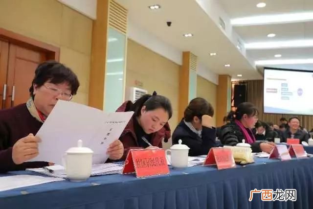 镇长手里有什么实权,镇大长是不是管乡长？