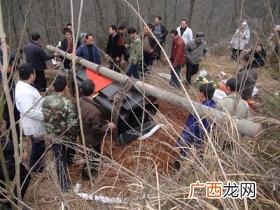 最近流行的抬棺材是什么意思,什么叫抬棺出征？