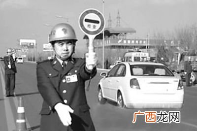 刚取得驾照可以单独开车上路吗,C1多久可以单独上路？