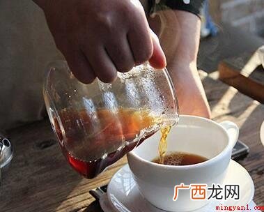 咖啡豆的香味会伴随着流水渐渐地释放出去 美式咖啡做法
