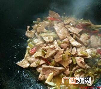 猪肝炒熟之后要独立起锅摆盘 猪肝怎么炒又嫩又好吃
