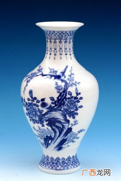 关于青花瓷的故事的来源,为什么元代瓷器出现人物故事题材？