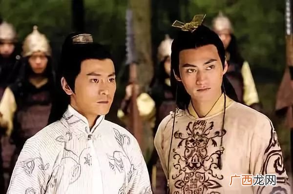 郭靖和杨康谁大,郭靖和杨康谁先出生？