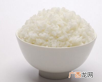如何使用电饭煲蒸米饭,怎么用电饭煲煲饭?