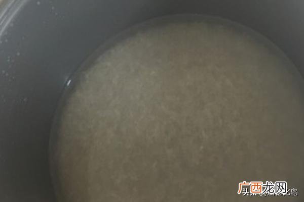 如何使用电饭煲蒸米饭,怎么用电饭煲煲饭?