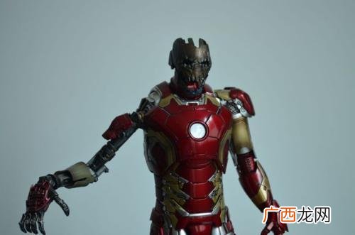 钢铁侠mk42和mk43区别,43码的鞋子比42码的要大多少？