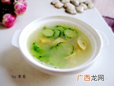 皮蛋汤怎么做好吃又简单,鸡蛋皮蛋汤做法？