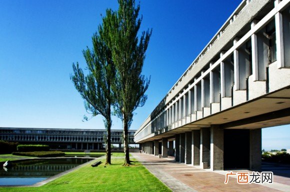 西蒙菲莎大学怎么样,西蒙菲莎是国立大学吗?