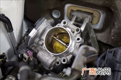 节气门的清洗方法是什么,19款凌派怎么清理节气门？