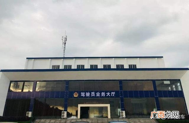 新车车牌号可以更换吗,我的车已经很老了，想换台车，我留下车牌放在新车上应该怎么做？