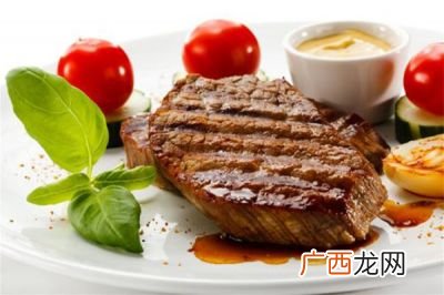 牛排怎么摆盘,西餐牛排怎样摆盘好看？