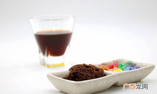 红糖蜂蜜有什么功效,红糖加蜂蜜泡水的功效是什么？