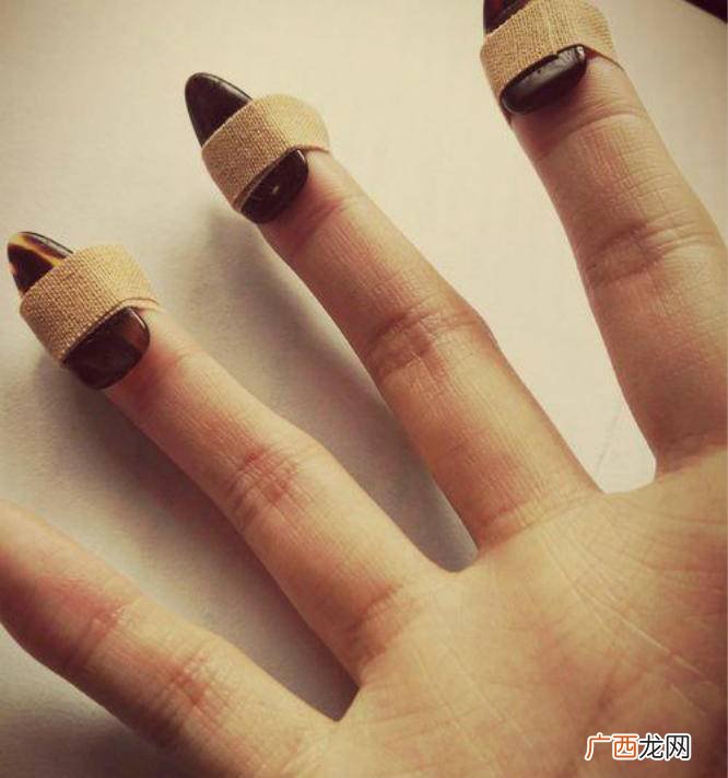 弹古筝的指甲叫什么,古筝指甲高分子材质是什么？
