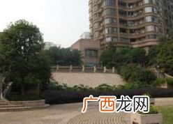 文一西路属于哪个区,离文一西路最近的地铁站是哪一站？