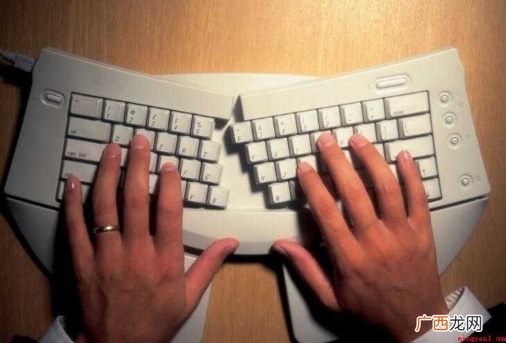 如何设置电脑默认播放器