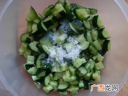 凉拌黄瓜虾仁的家常做法,凉拌黄瓜搞笑别称？