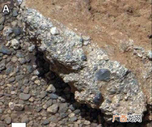 河中的卵石是怎样形成的,为什么河里能捡到玉石？