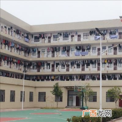 职业中专怎么考大学,职高普通班能考大学吗？