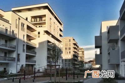 大学建筑专业都有哪几个,在广东省读建筑专业，有哪些学校可以推荐下，最好再推荐下哪个专业好？